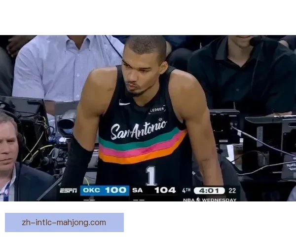 雷霆迎战马刺全场焦点对决精彩瞬间回顾分析