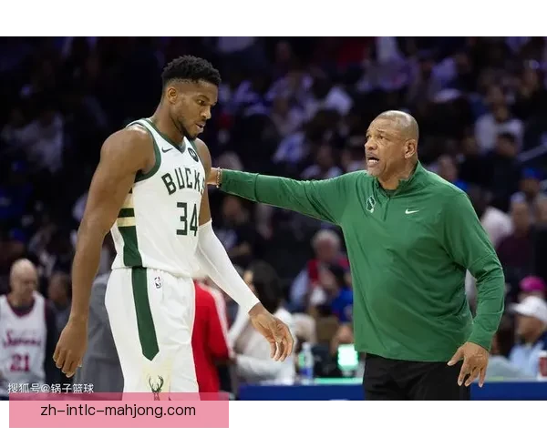 雄鹿险胜黄蜂1分 米德尔顿关键时刻表现决定比赛胜负